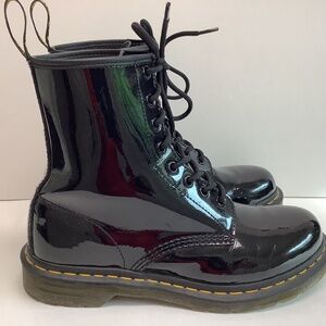 Dr. Martens Black Patent Leather 1460 Combat  Lace-Up Boots, EUC!